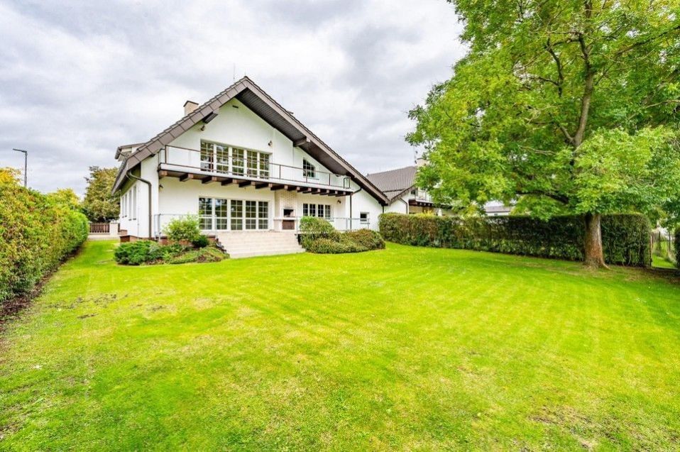 Kanceláře, Sadová, Průhonice, 350 m²