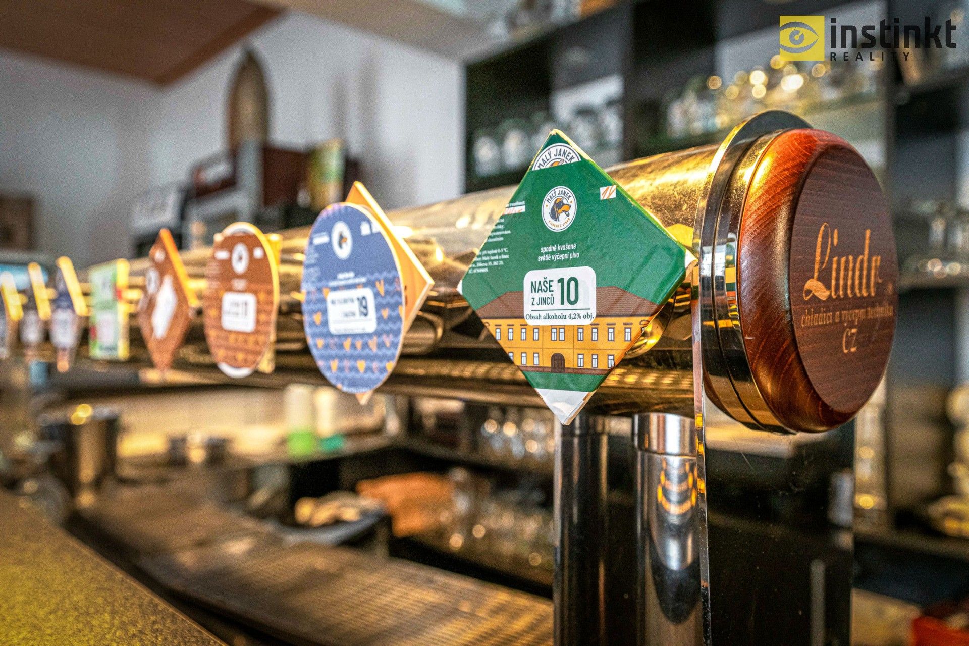 Restaurace, Eškova, Jince, 1 032 m²