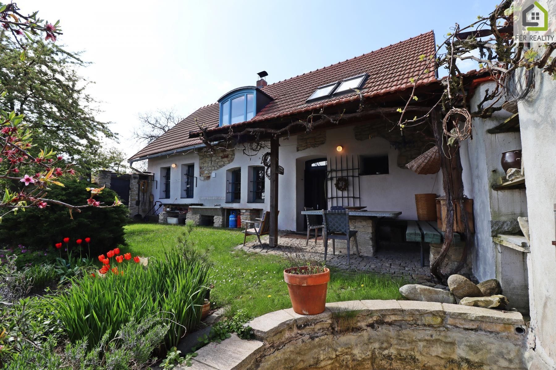 Prodej dům - Horní Počaply, 101 m²
