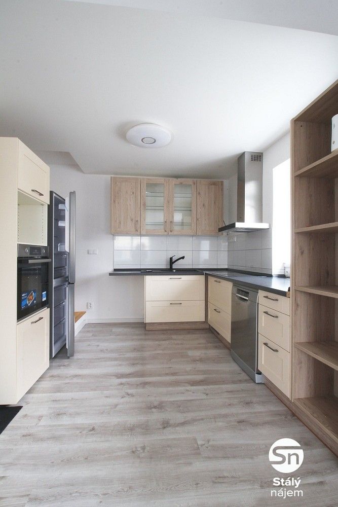 4+kk, Hlavní, Horní Bezděkov, okres Kladno, 86 m² - 2