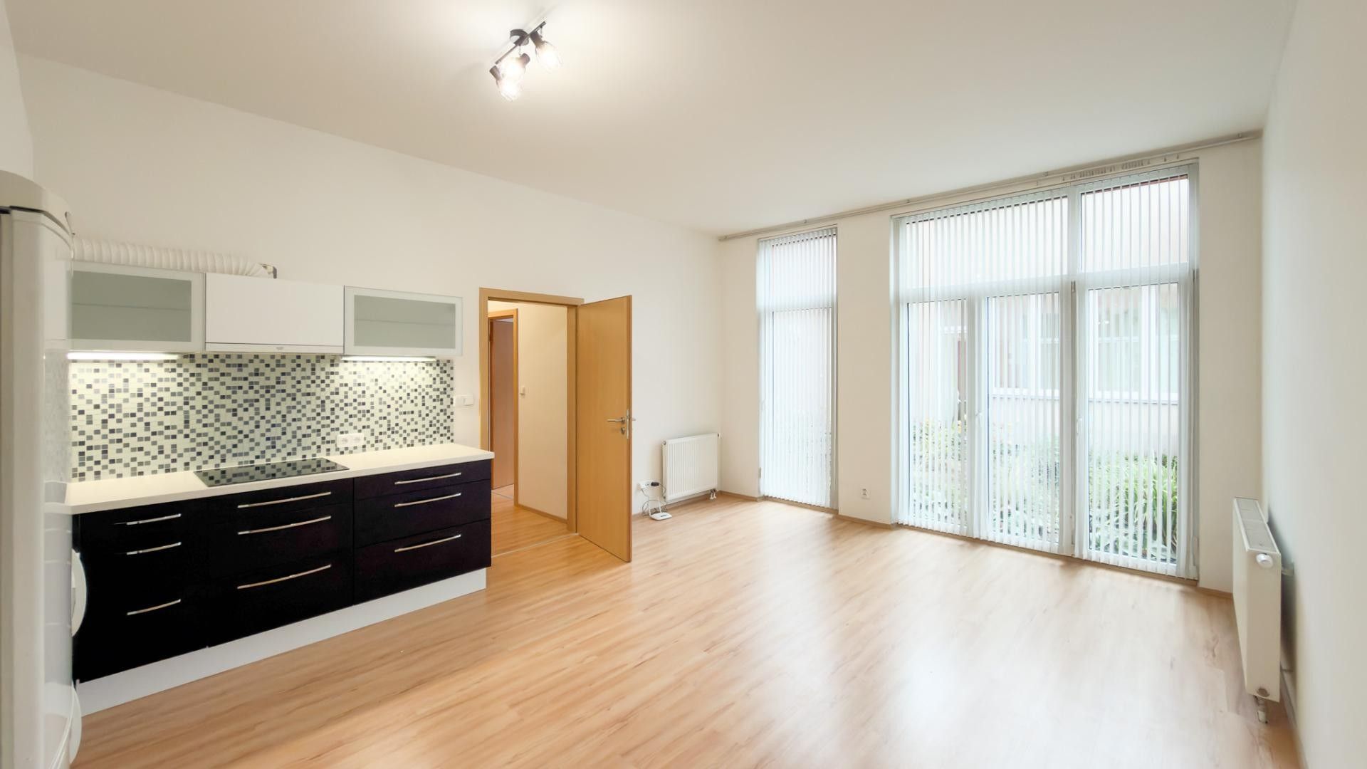 2+kk, U Kamýku, Praha, 55 m² - 1