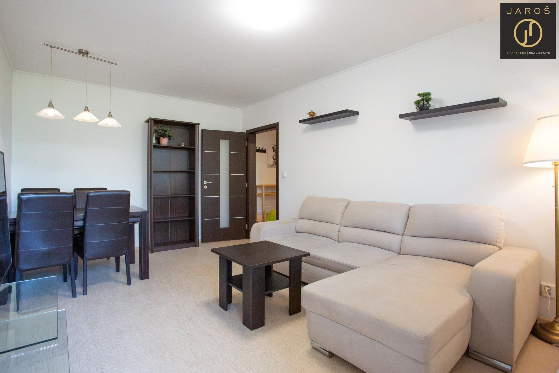4+1, Na Výsluní, Dalovice, 84 m² - 2