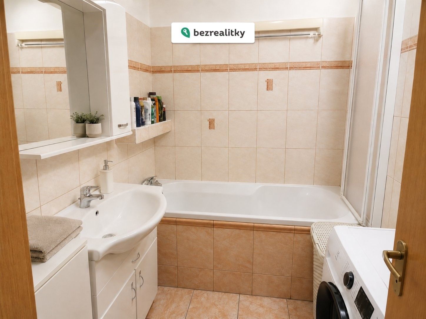 Byt 3+1 · 76 m² · Štichova 637, Praha Háje - 4