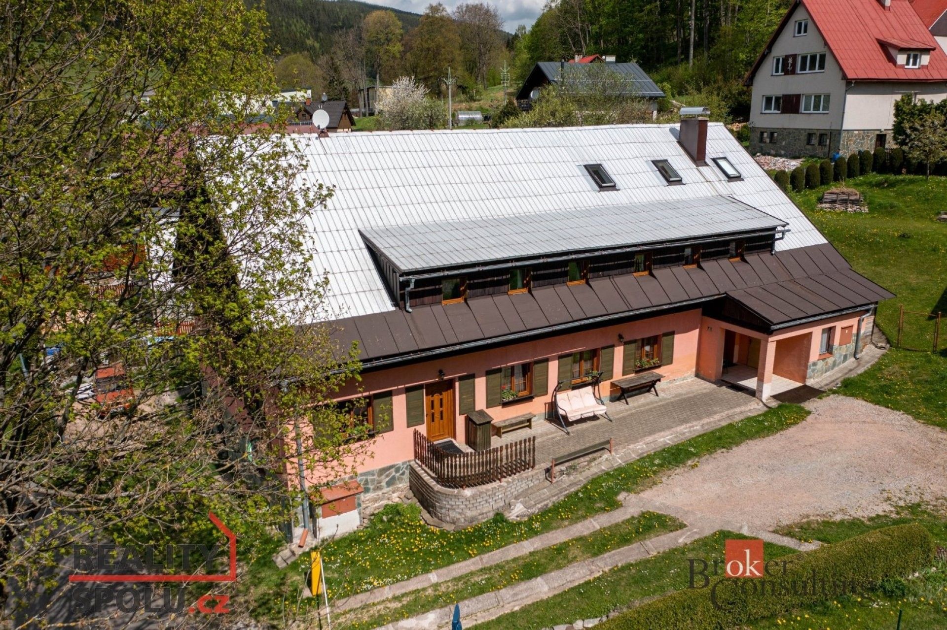 Ubytovací zařízení, Promenáda, Horní Maršov, 620 m²