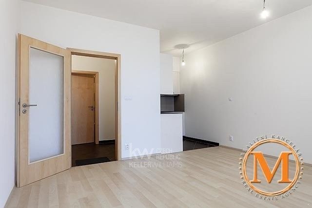 Pronájem byt 1+kk - Mantovská, Praha, 24 m²