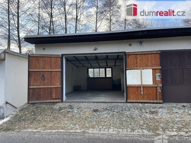 Garáže, V Drahách, Luhačovice, 30 m²