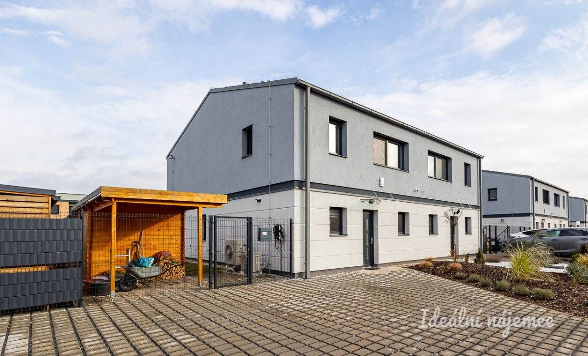 Pronájem rodinný dům - Horoušany, 120 m² - 2