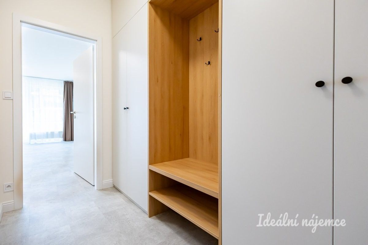 Byt 1+kk · 35 m² · Praha 9, Praha - 4