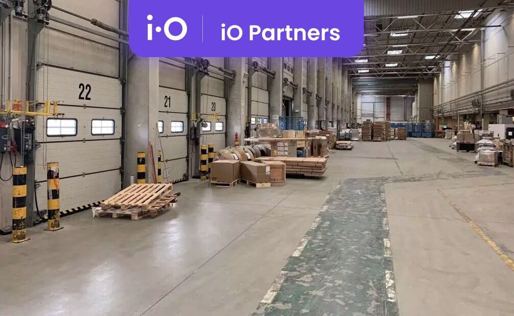 Sklady, Za Tratí, Chrášťany, 461 m²