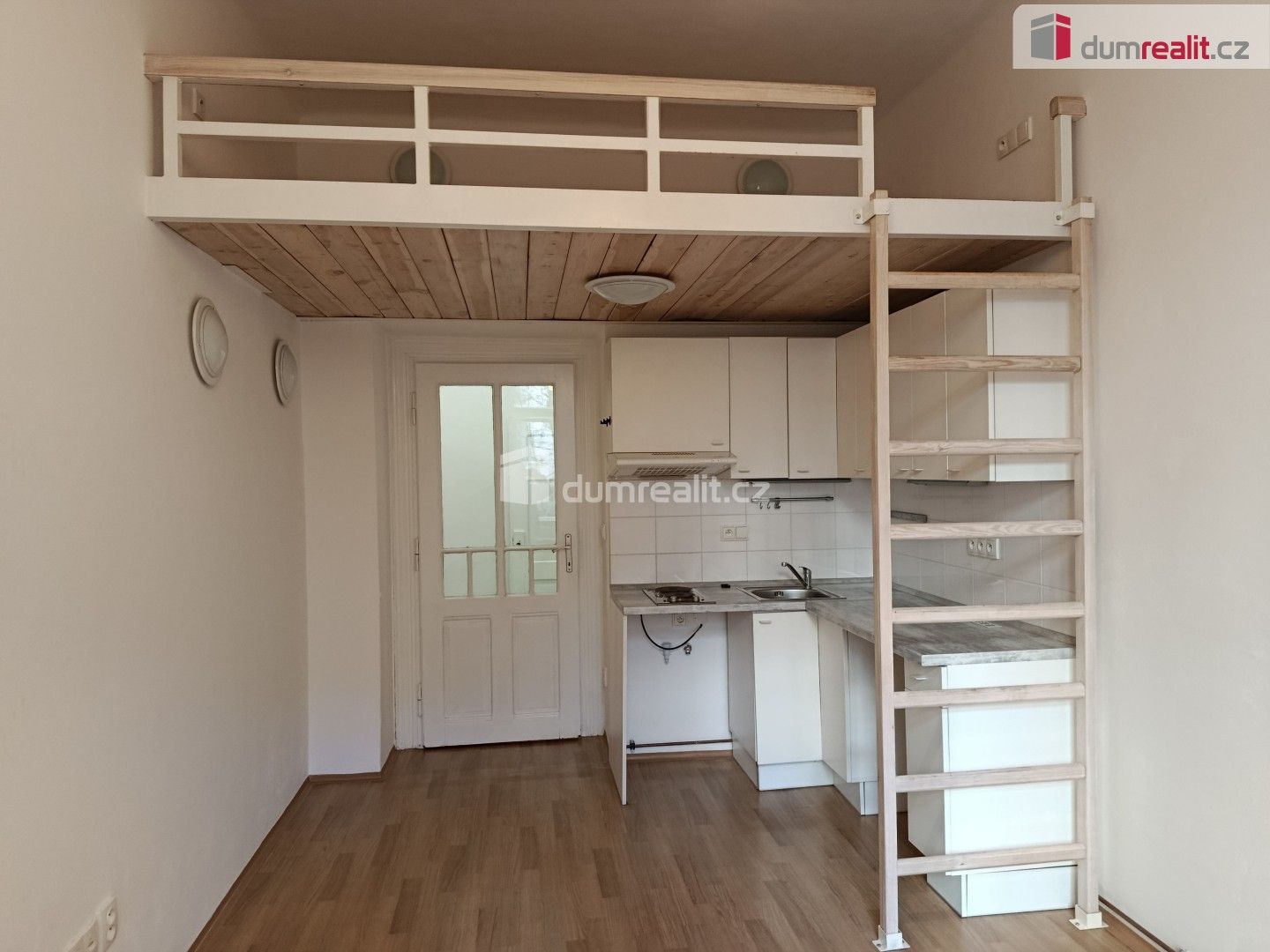 1+kk, Na spojce, Praha, 22 m²