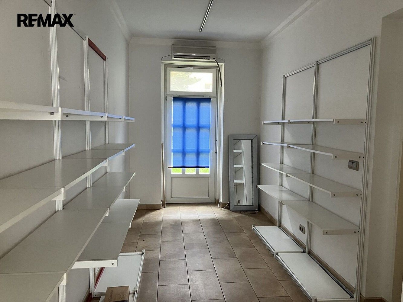 Obchodní prostory · 92 m² · Karlovy Vary, Karlovarský kraj - 3