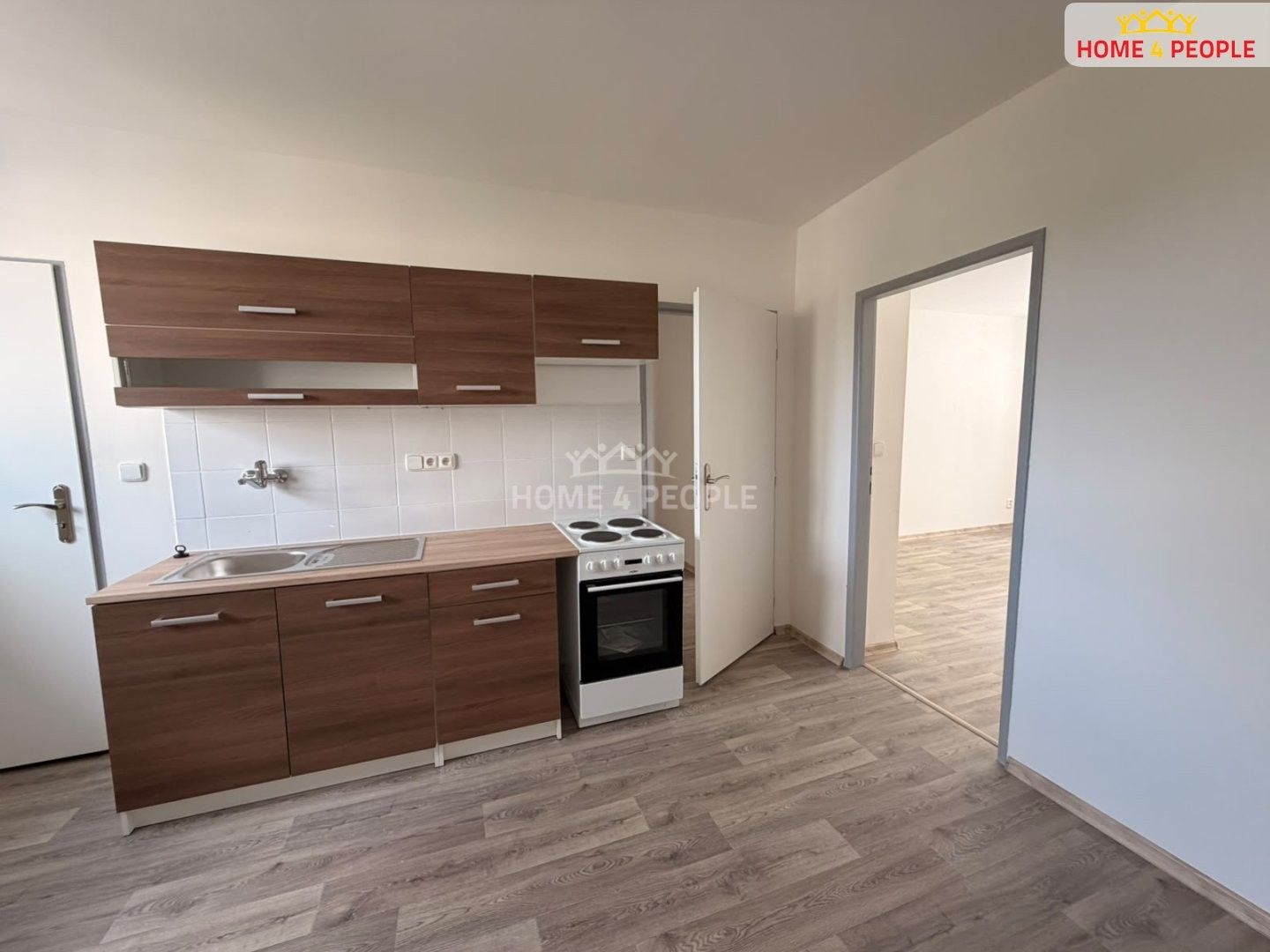 Byt 2+1 – Karlovy Vary, Stará Role – pohled 5