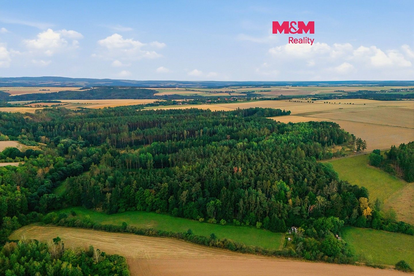 Les, 4 230 m²