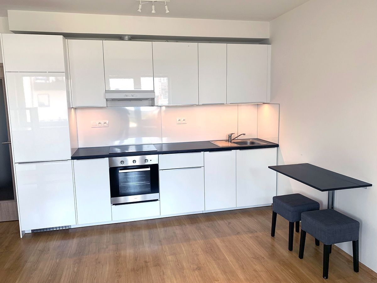 Pronájem byt 1+kk - Škrábkových, Praha - Letňany, 36 m² - 2