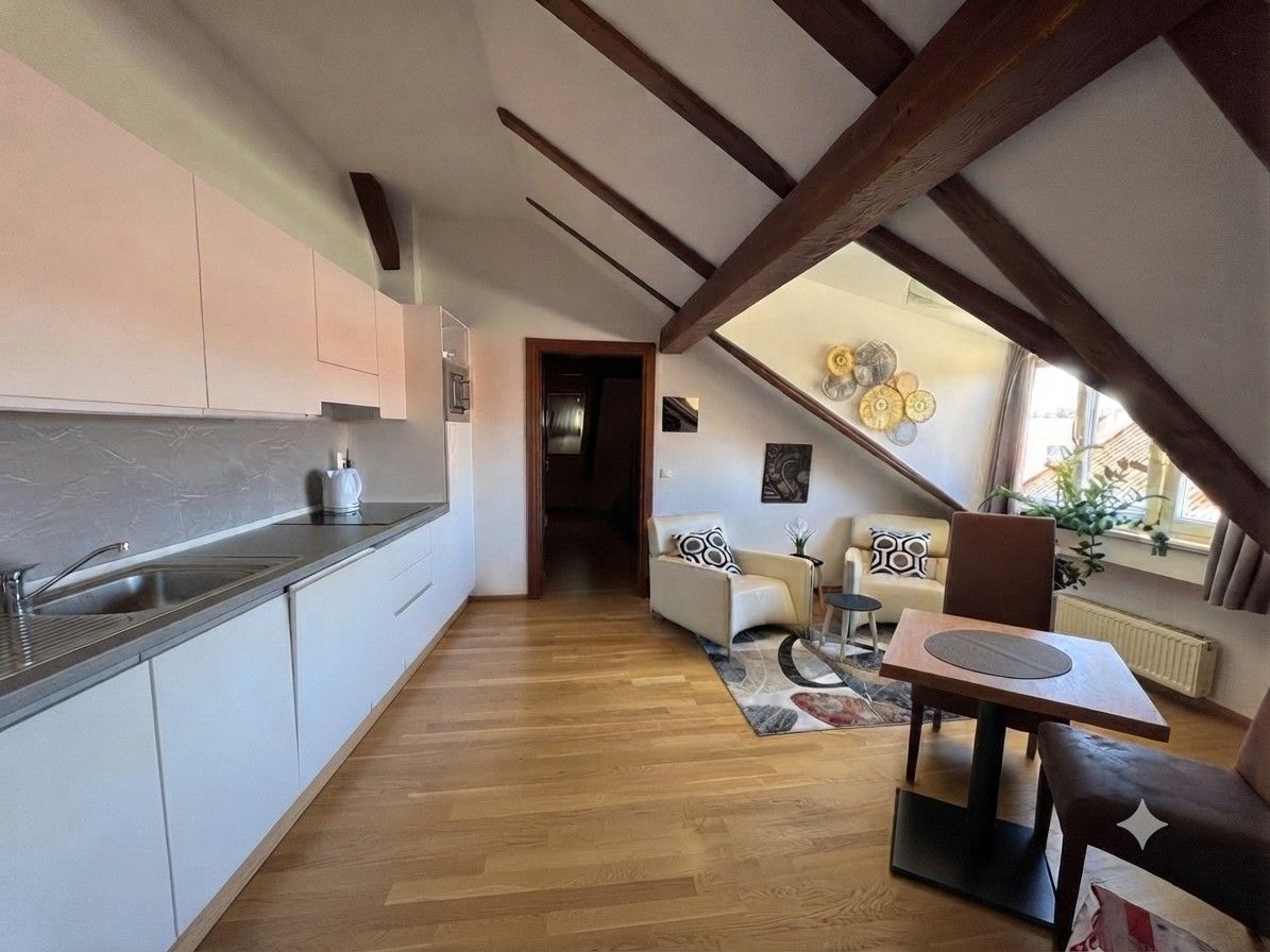 3+kk, Neklanova 104/20, Praha, 57 m² - 2