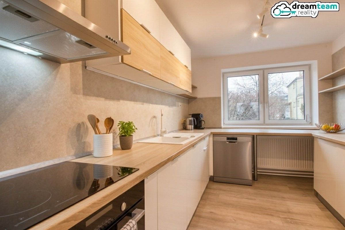 Pronájem byt 4+1 - Králova, Valašské Meziříčí, 136 m²