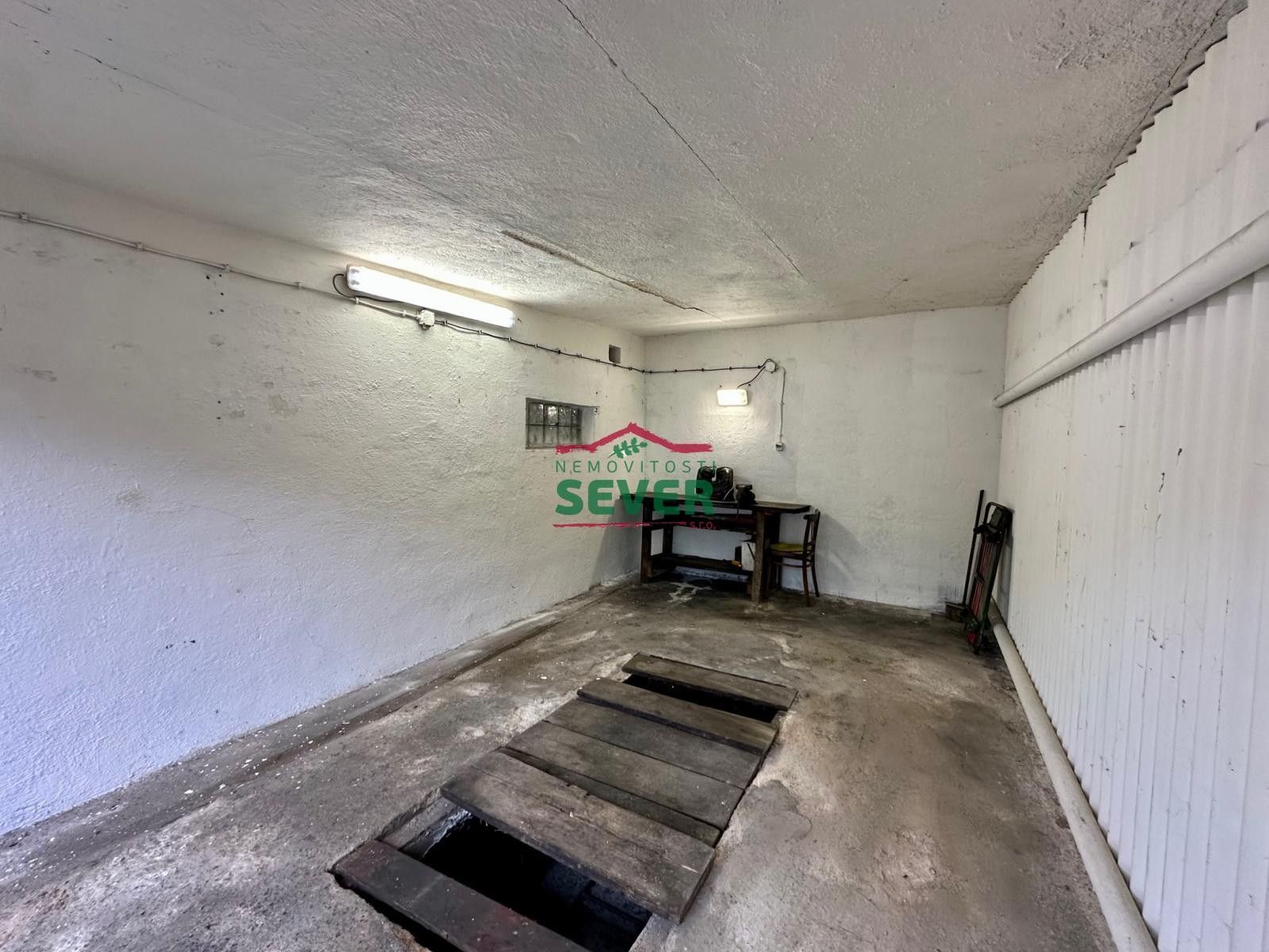 Prodej garáž - Čepirohy, Most, 22 m²