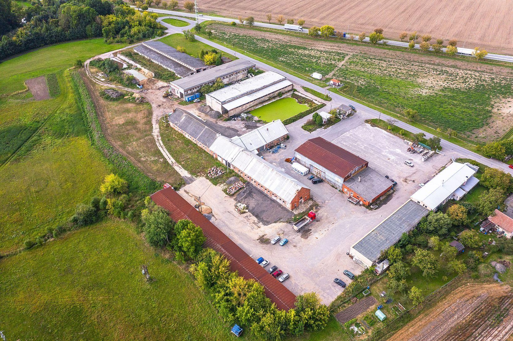 Sklady, Nová Ves, Zámrsk, 700 m²