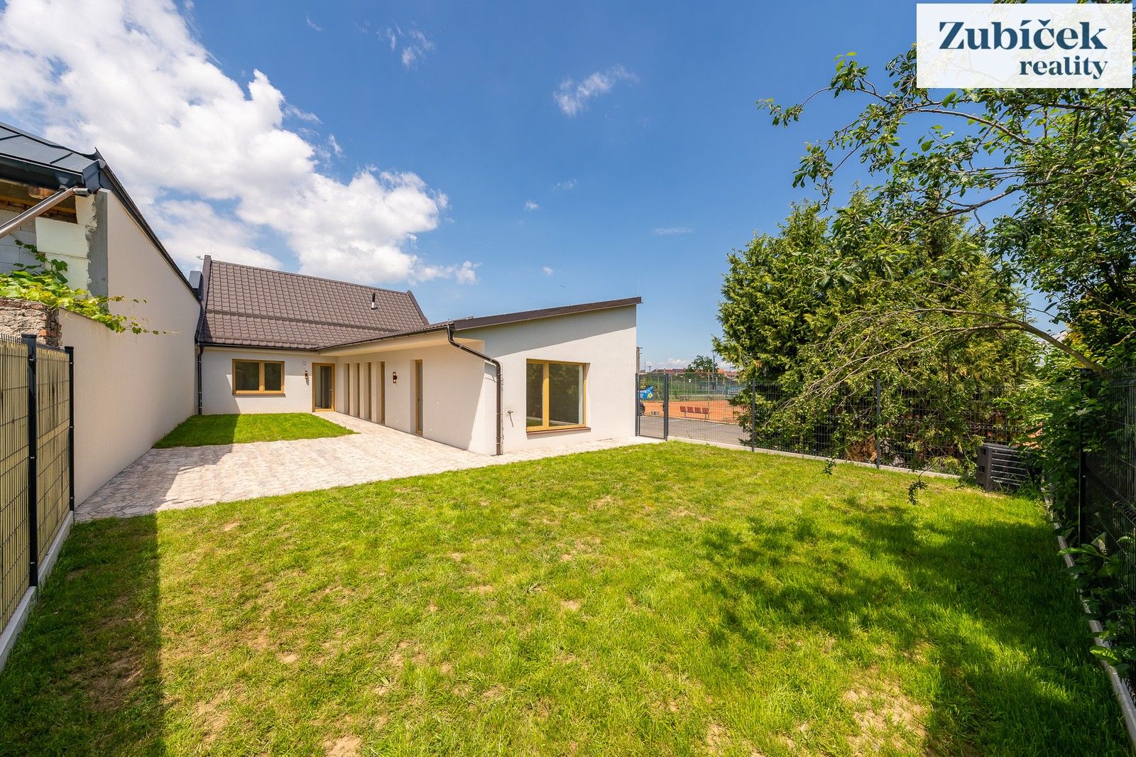 Rodinné domy, V Hliníku, Kunovice, 140 m² - 1