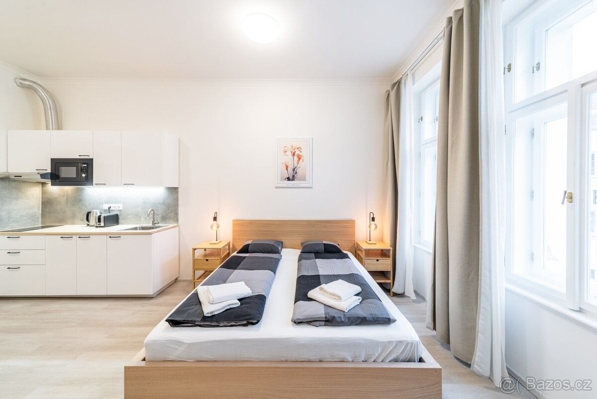 Pronájem byt - Praha, 130 00