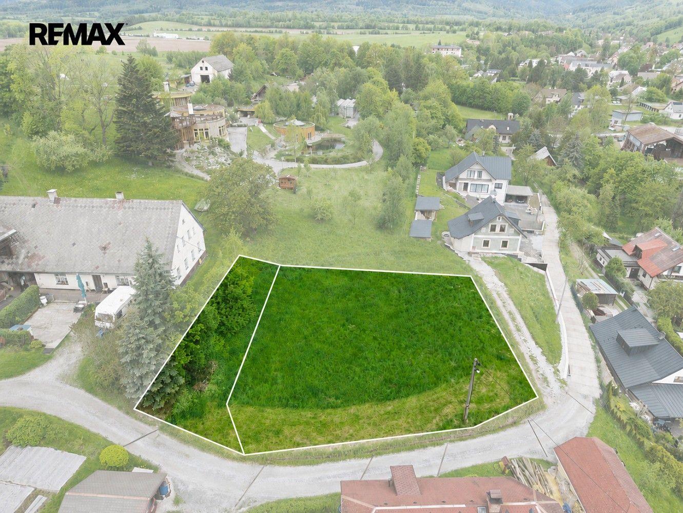 Pozemek pro bydlení, 740 m²