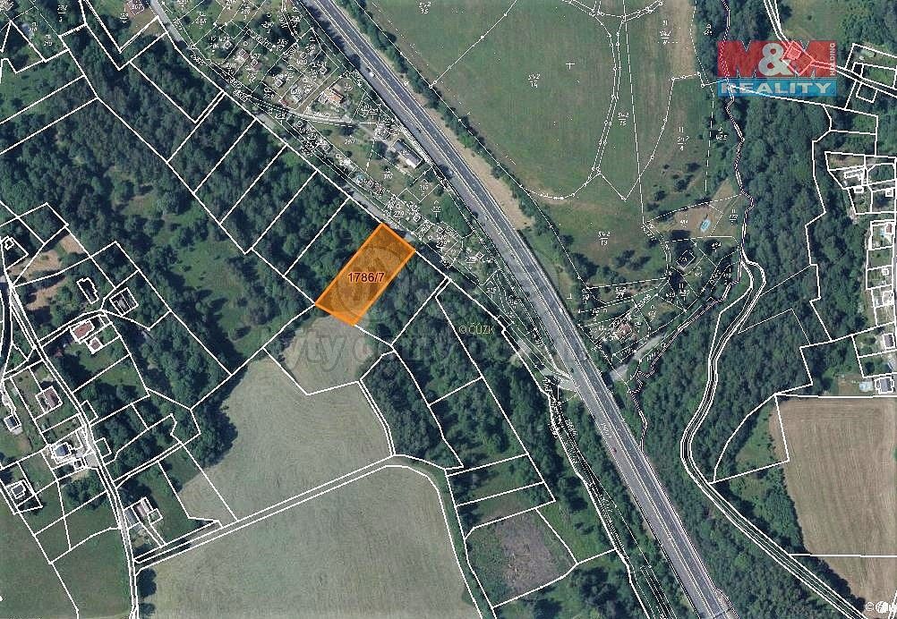 Louka, 3 053 m²