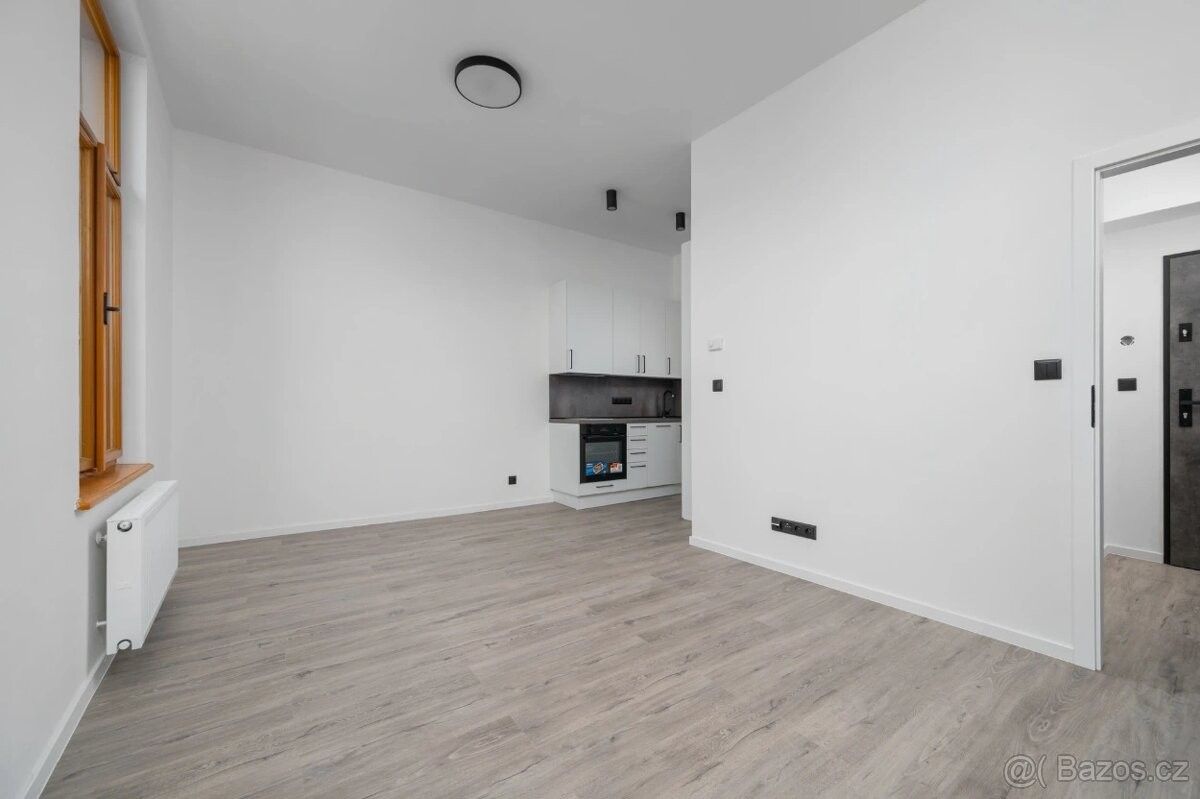 Pronájem byt - Jablonec nad Nisou, 466 01