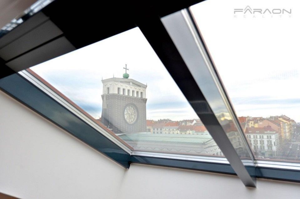 Pronájem byt 1+kk - Laubova, Praha, 39 m²