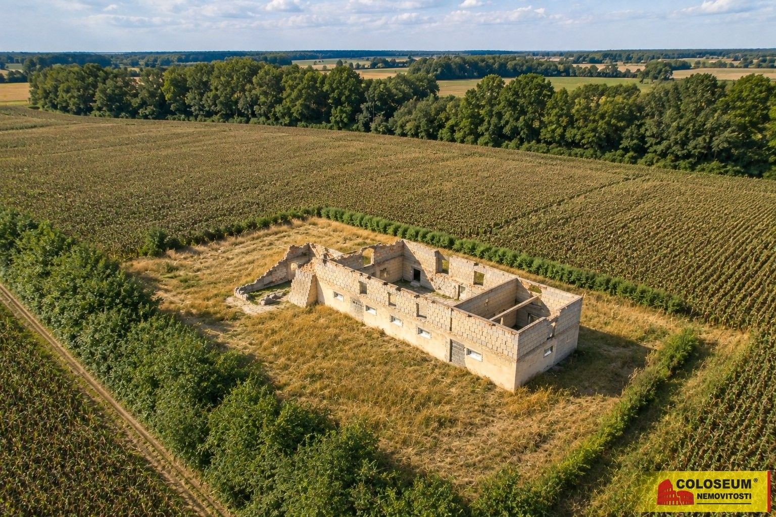 Komerční pozemek, 210 m²