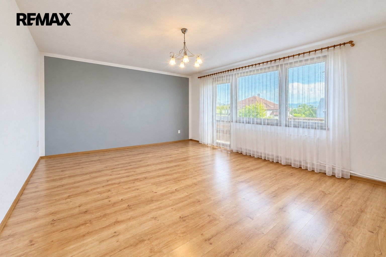 Prodej rodinný dům - Kochánky, 250 m² - 2