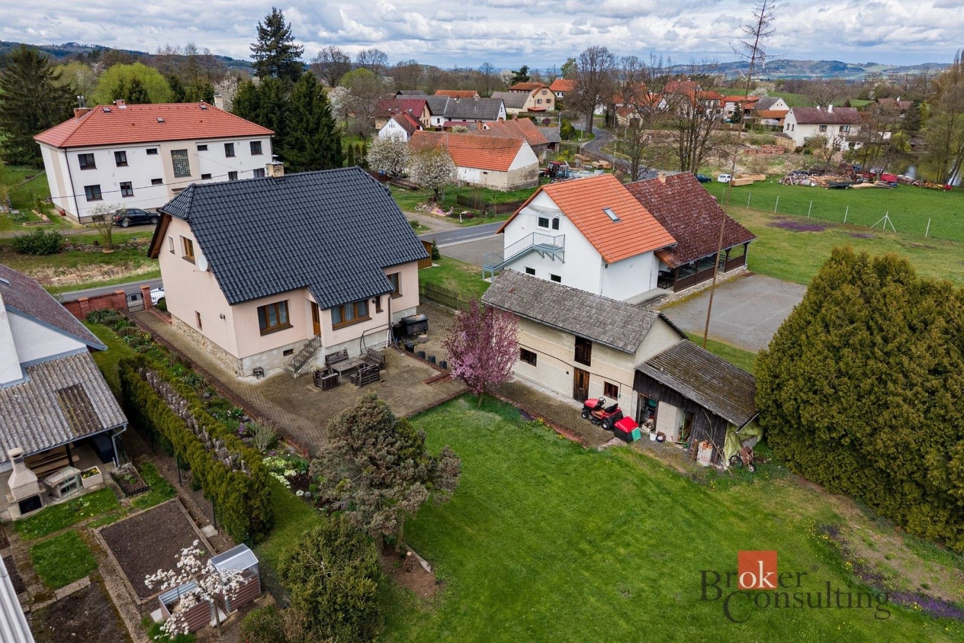Rodinné domy, Vrchotice, Sedlec-Prčice, 180 m² - 1