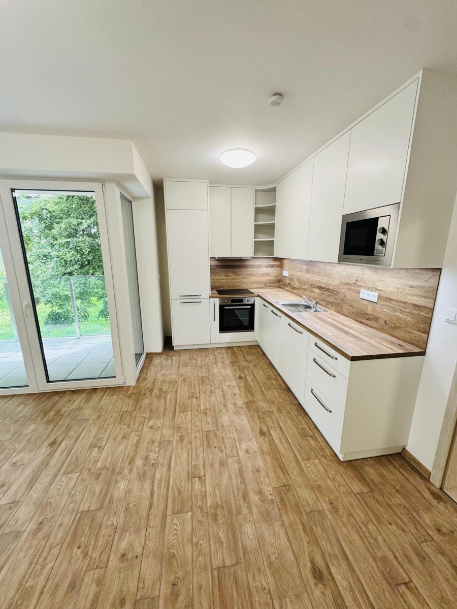 Pronájem byt 2+kk - Lorencova, Zlín - Zlín, Zlínský kraj, 55 m² - 2