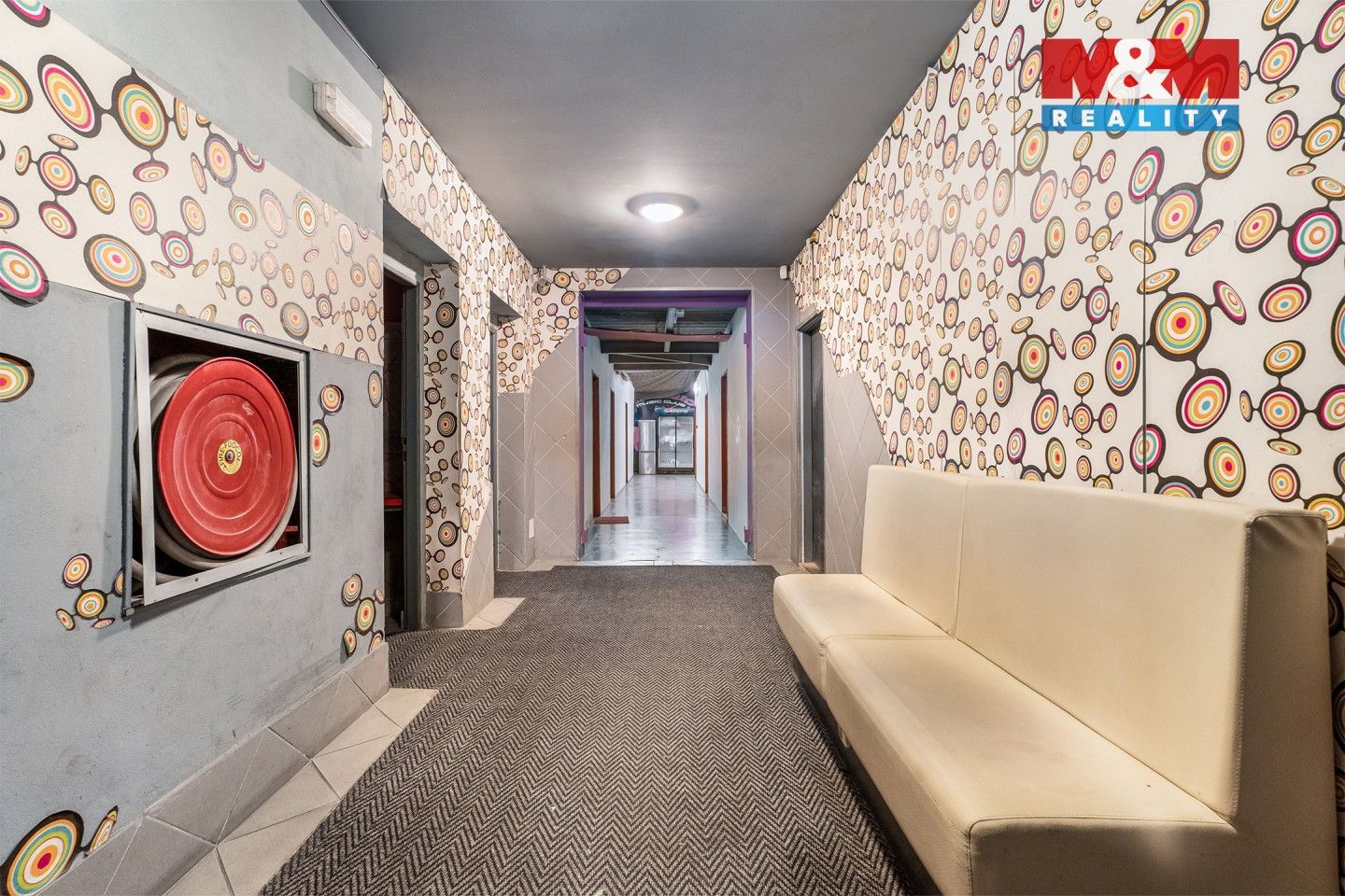 Prodej obchodní prostory - Krnsko, 700 m²