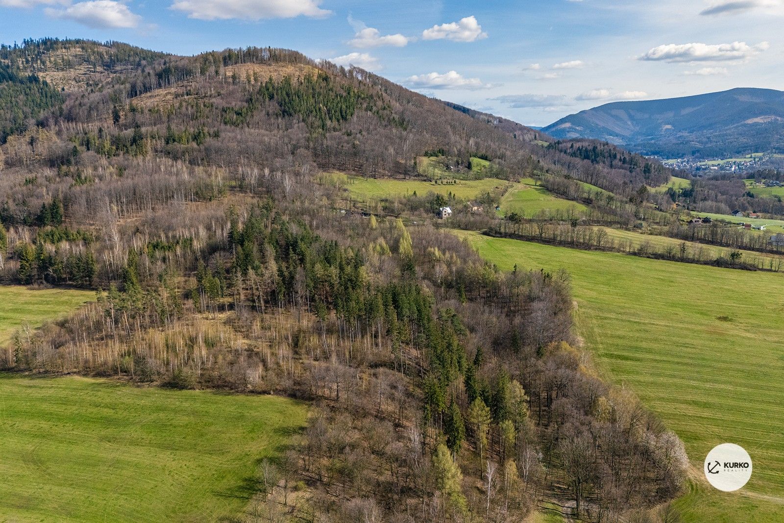 Les · 20 736 m² · Vyšní Lhoty - 3