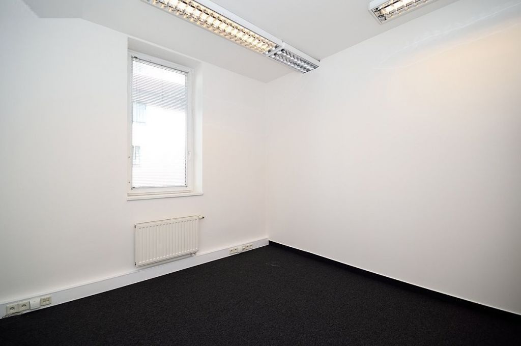 Pronájem kancelář - Praha 2, 19,5 m²