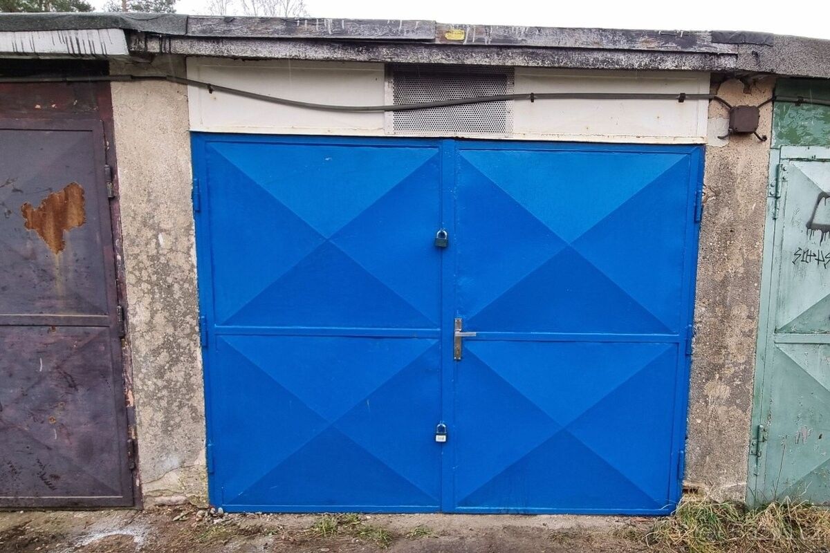 Garáže, Rybitví, 533 54