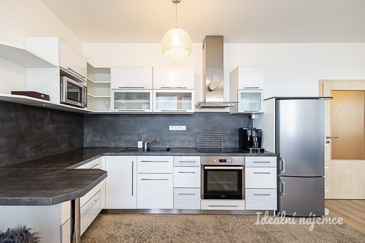 Pronájem byt 1+kk - Farkašova, Praha, 31 m²