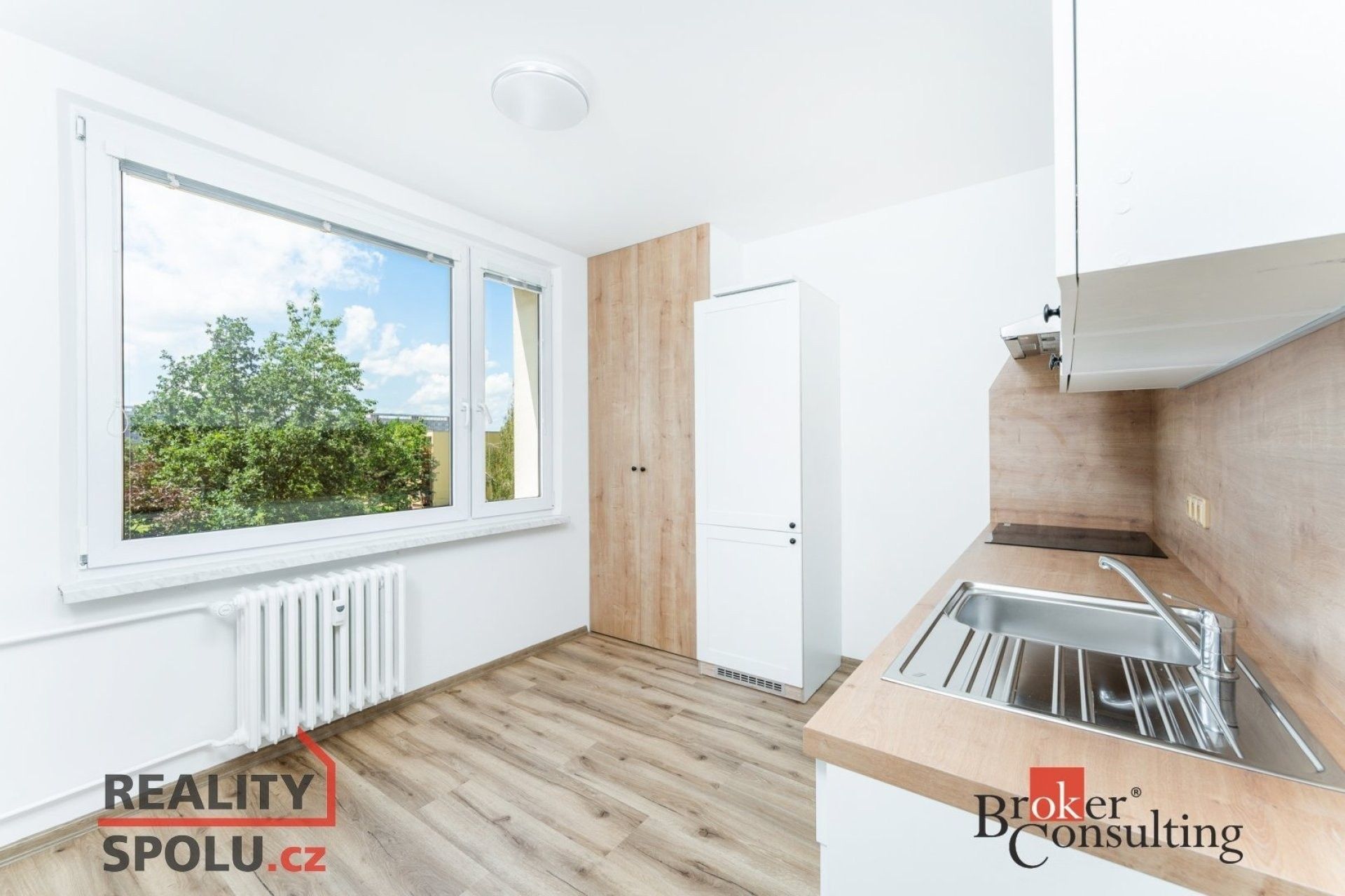 Pronájem byt 1+1 - Pod Zámečkem, Hradec Králové, 36 m² - 2