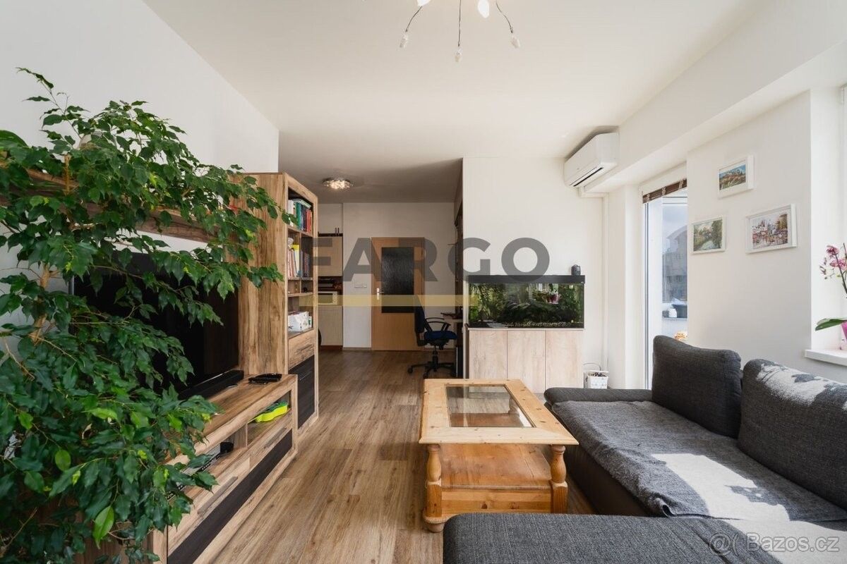 Pronájem byt - Praha, 199 00