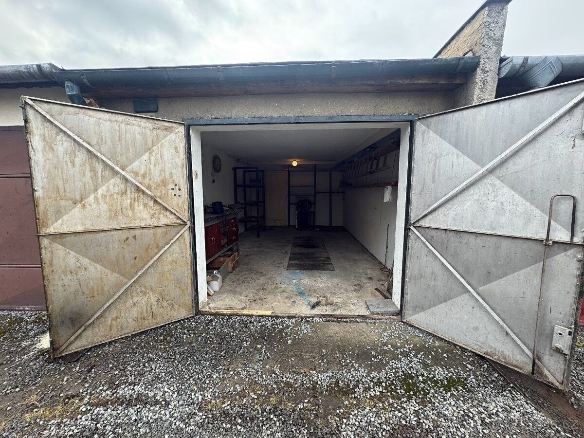 Garáže, Kroměříž, 767 01