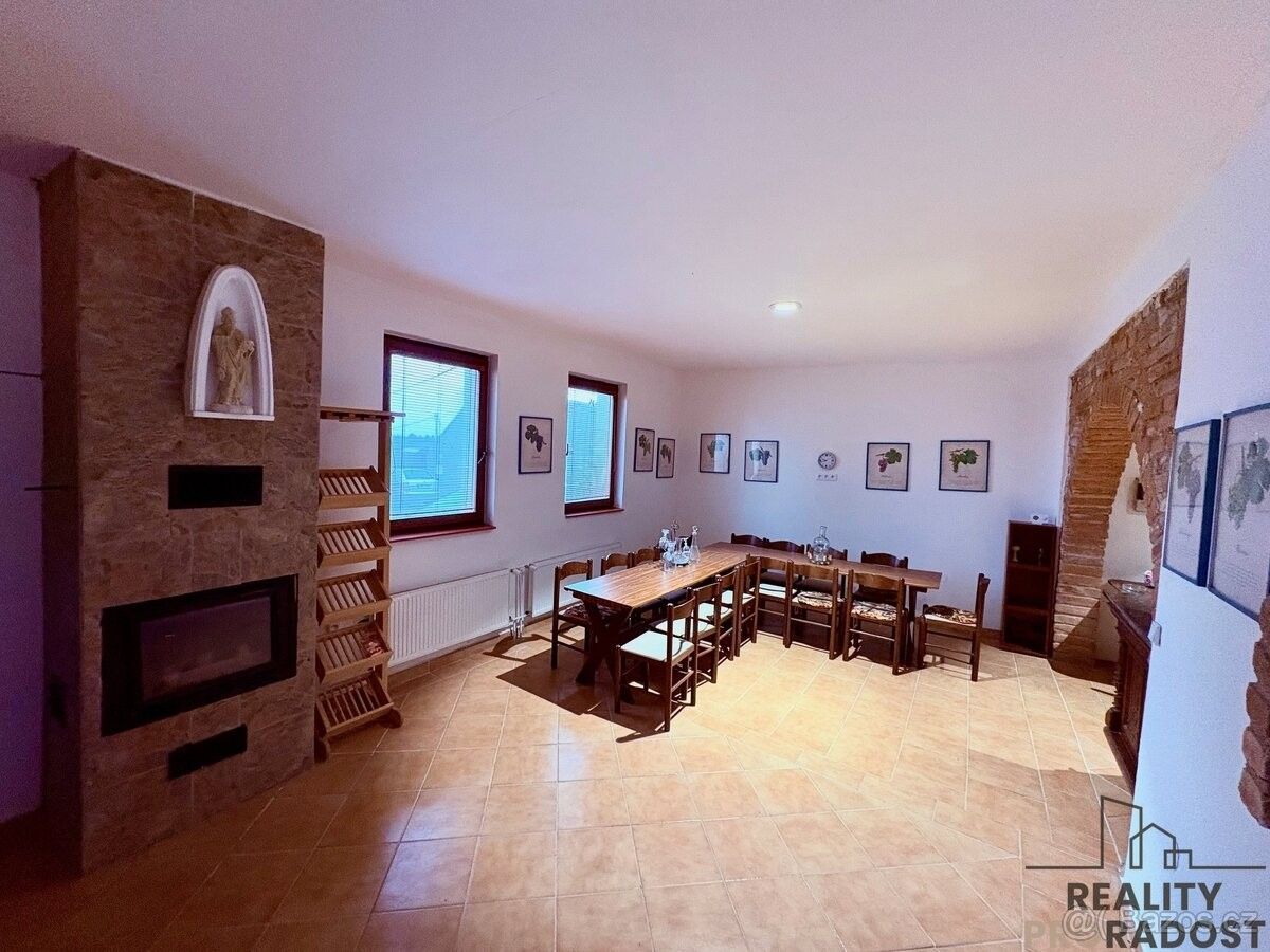 Prodej restaurace - Zaječí, 691 05