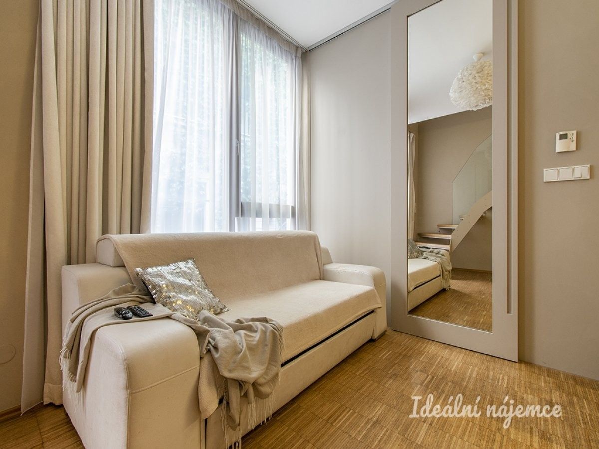 2+kk, Charvátova, Praha, 54 m² - 2
