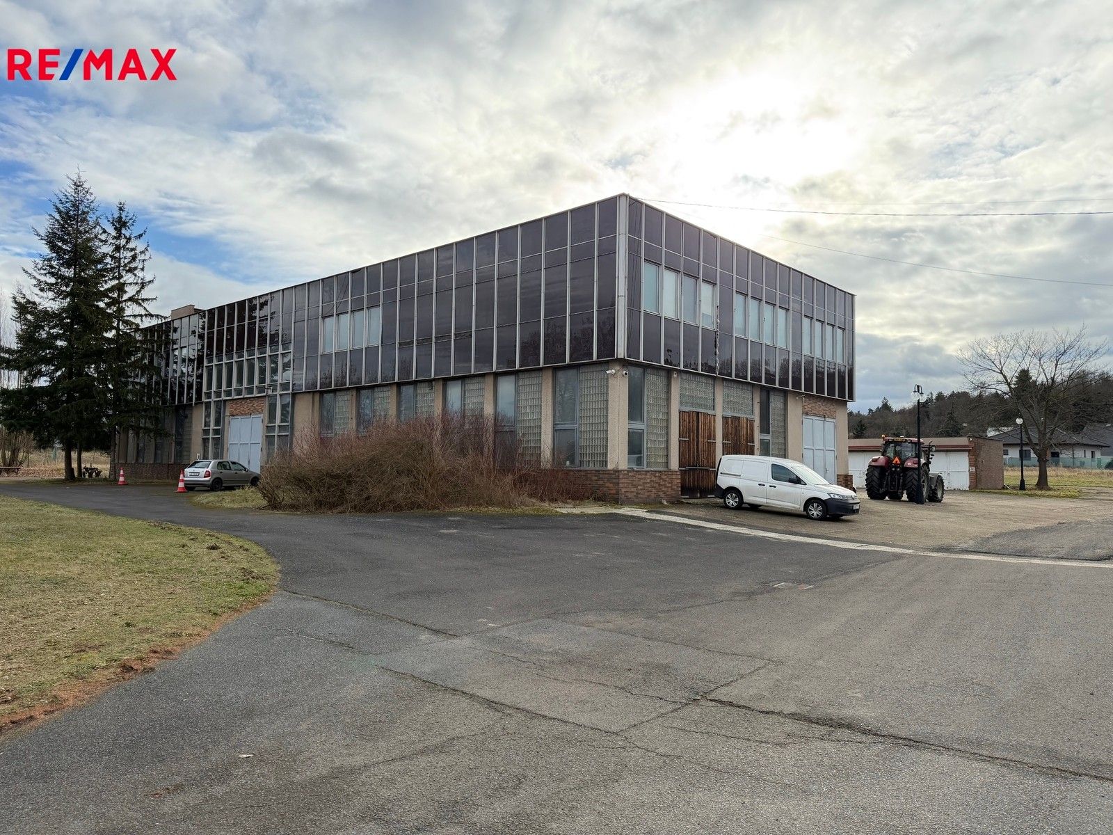 Sklady, Kadaňská 2525, Žatec, 410 m²