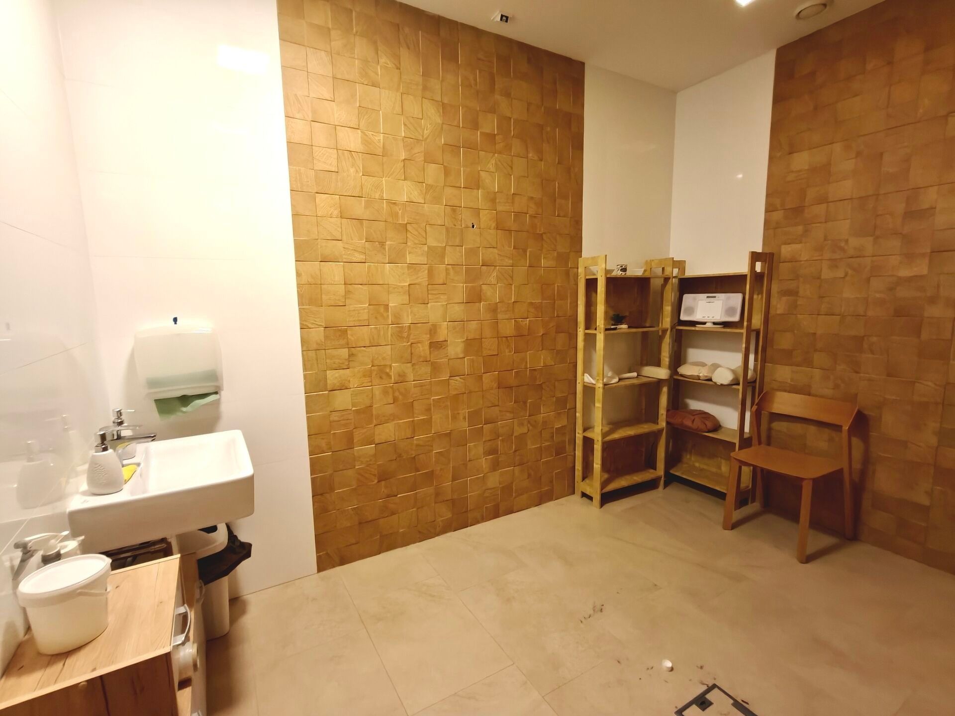 Obchodní prostory · 16 m² · náměstí Svobody  , Teplice - 4