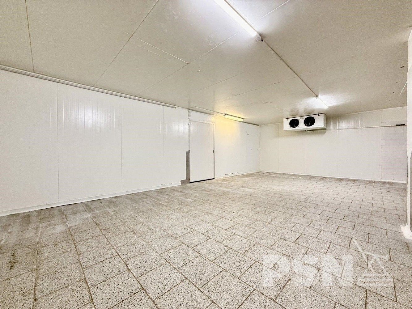 Výrobní prostory, 949 m²