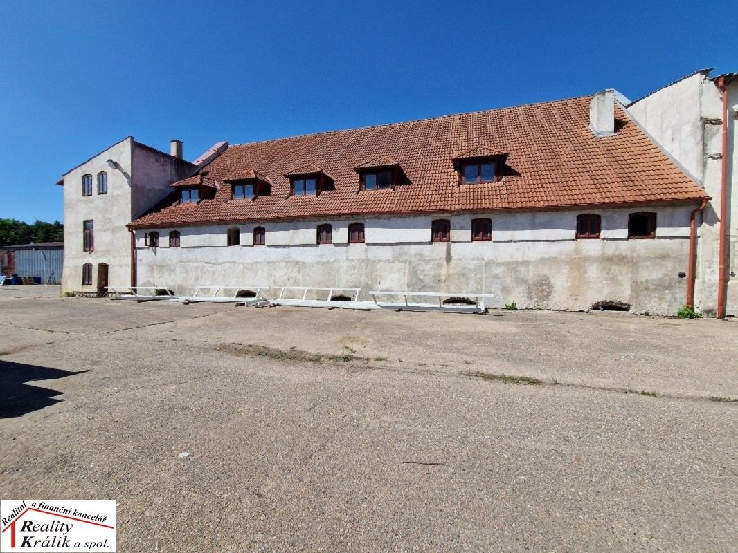 Sklady, Nové Dvory, 1 m²