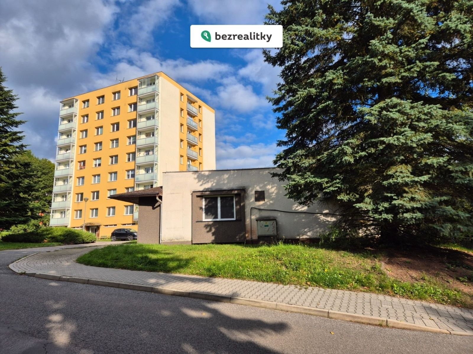 Prodej komerční - Lomní, Trutnov, 450 m²