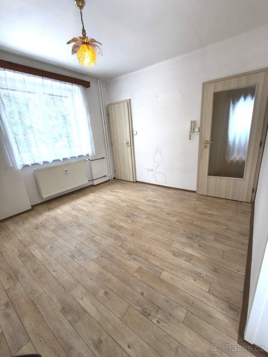 Prodej byt - Velká Jesenice, 552 24