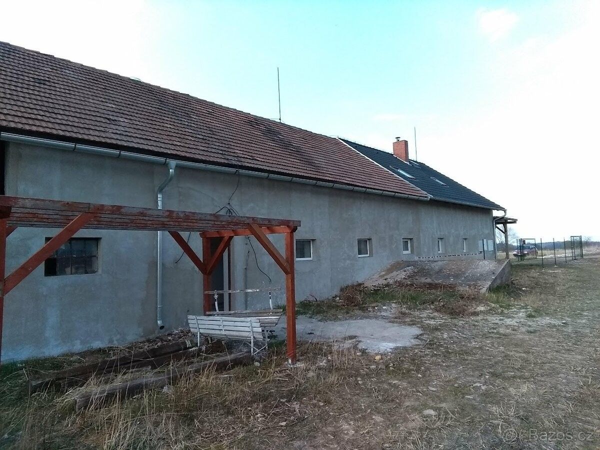 Prodej rodinný dům - Vlkaneč, 285 64