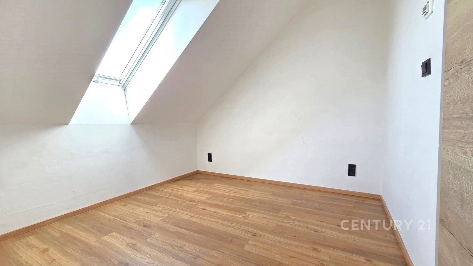 Pronájem byt 2+kk - Šatovská, Znojmo, 33 m²